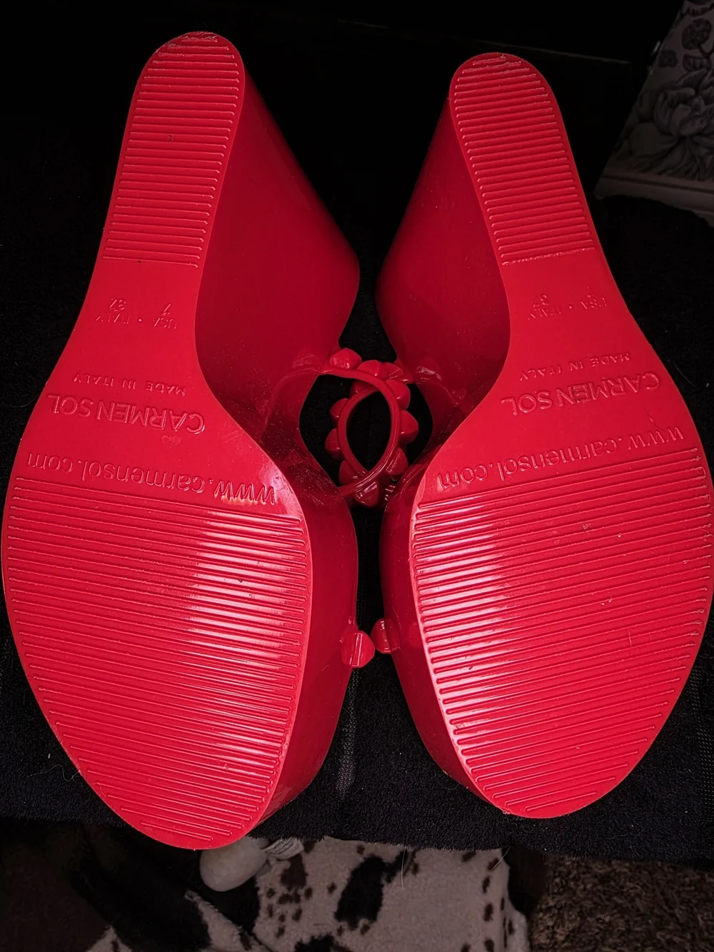 Carmen Sol bright red